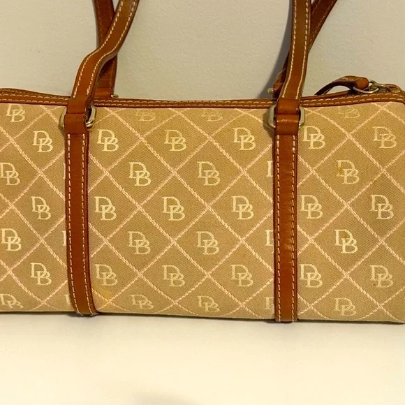 Dooney & Bourke purse - Picture 2 of 9